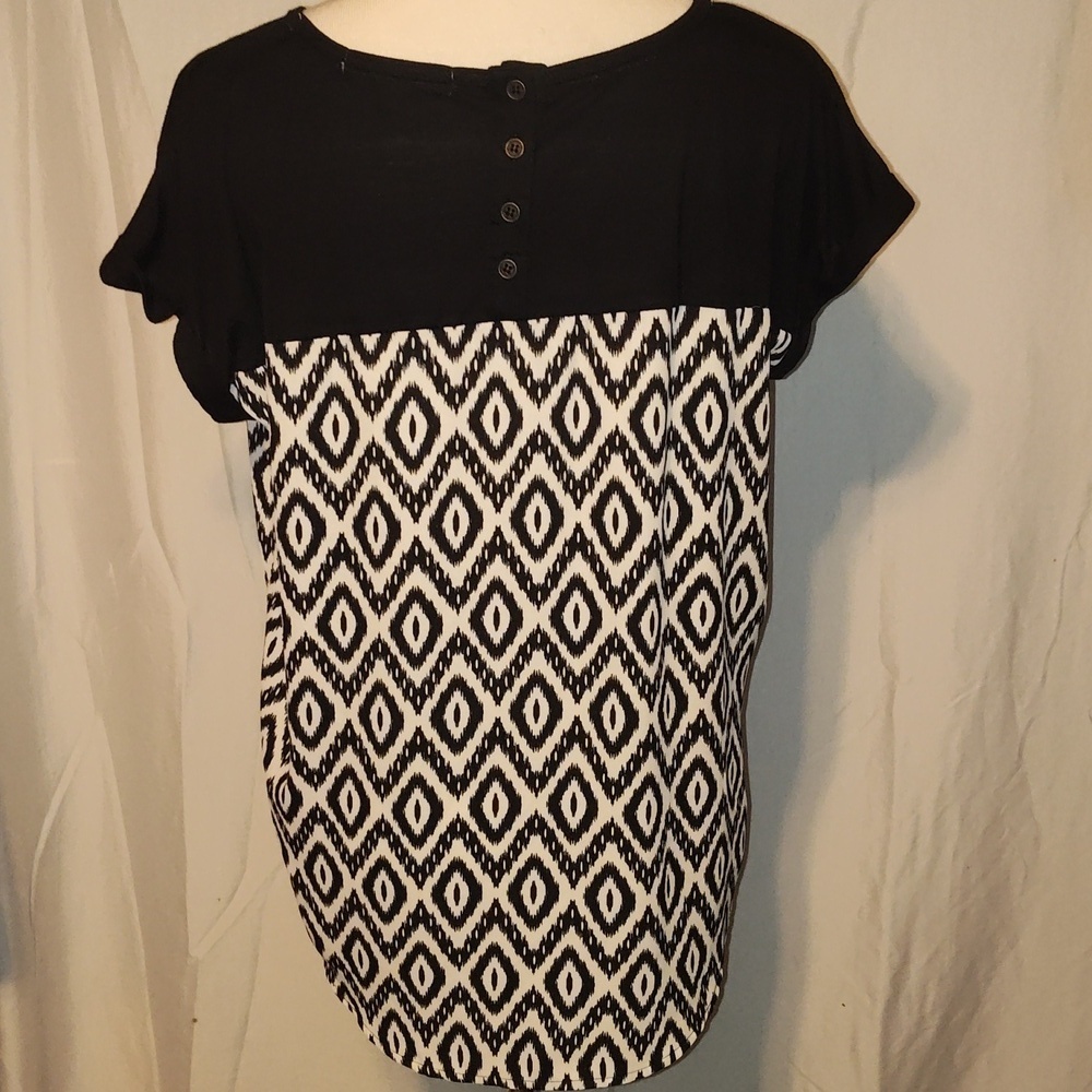 Rewind Black and White Geometric Women's Top Size XL Shear Bottom Boxy - Picture 2 of 6